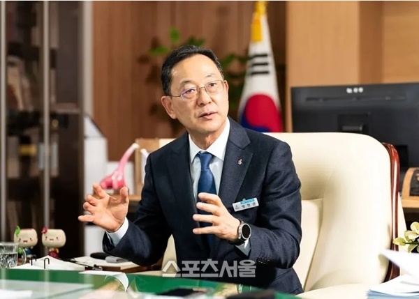 명현관 군수, ‘RE100 국가산단’유치에 공직자 총력 지원