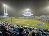 경기 시작했는데…가을비야, 눈치 챙겨! SSG-삼성 준PO 3차전, 1회부터 우천 중단→경기 개시 가능할까 [준PO3]