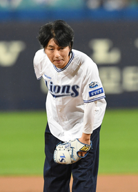 [포토]배우 이철민의 시구