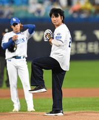 [포토]배우 이철민의 시구