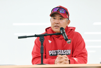 [포토]SSG 이숭용 감독, “앤더슨의 몸상태는 돌아왔는데...”