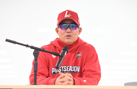 “선발? 불펜 등판 안 돼” 원칙 고수한 ‘뚝심’ 이숭용 감독인데→‘미치 화이트 불펜 대기’ 선언한 이유는? [준PO4]