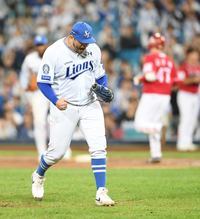 [포토]김성욱 잡아내는 후라도, 다시는 안 당해!