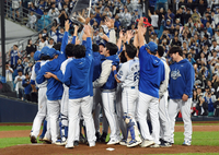 [포토]플레이오프 진출에 성공하는 삼성