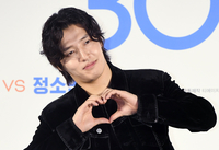 강하늘, ‘오징어 게임’ 촬영장서 홀로 남겨진 사연은? ‘미담 자판기’의 반전 토크(라스)