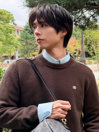 ‘가을 남자의 정석’ 박보검, 서 있기만 해도 화보 완성