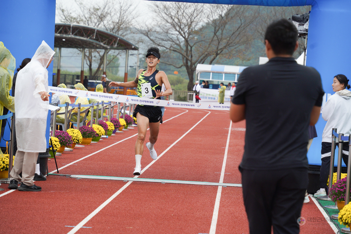news-p.v1.20251016.dae8b61db331453fac694a984f8b1a24_P1.jpg