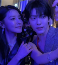 이영애, 2000년생 아이돌 옆에서도 굴욕 無 미모 [★SNS]