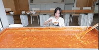 클라스는 영원하다…쯔양, 1000인분 떡볶이 판 앞에서 펼친 ‘위대한 먹방’