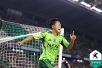 ‘조기’ 우승 확정 후 흥겨운 ‘댄스’ 세리머니…이승우 “전북에서 오래 뛰고 싶다”[현장인터뷰]