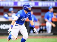 [포토] 김지찬, 3회 득점기회 만드는 안타