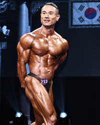 ‘2025 무사(MUSA) 시흥’ 이정찬, 여심을 녹이는 황금빛 근육! [포토]