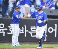 [포토] 강민호 ‘홈런 쳤어요’