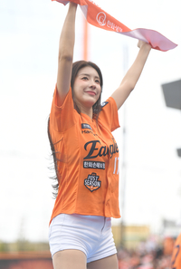 [포토] 치어리더 김연정 ‘2차전 승리를 위하여’