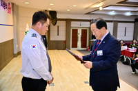 이병선 속초시장, 10월 시민 시상식 유공자 시상