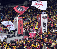 ‘기온 뚝!’ 계속되는 날씨 변수…팬 여러분, 유광·주황·파랑 점퍼 다 꺼내세요 [SS포커스]