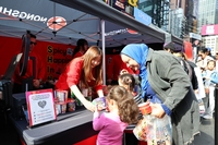 농심, 뉴욕 타임스퀘어 접수!···‘케데헌X신라면’ 참여형 마케팅 성료