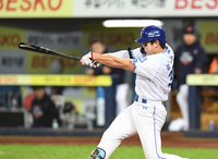 [포토]삼성 김영웅의 역전 3점 홈런