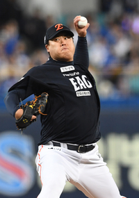 [포토]PO 3차전 선발 등판한 한화 류현진