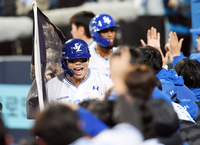 ‘4회 공방전’ 한화 먼저 2점 ‘환호’→삼성 김영웅 역전 스리런+김태훈 홈런으로 뒤집기! [PO3]