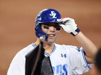 [포토]역전 3점 홈런 김영웅의 미소