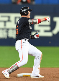 [포토]선제 적시타에 포효하는 한화 하주석