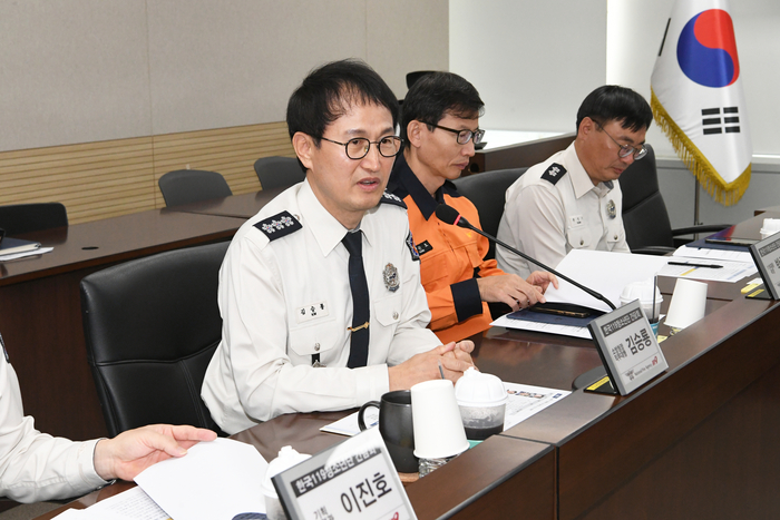 김승룡 소방청장 직무대행이 21일 ‘소방청-한국119청소년단 정책 간담회’ 에서 인사말을 하고 있다. 사진|소방청