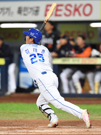 [포토]삼성 김태훈, 나도 홈런!