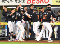 단기전은 타격 믿으면 안 된다? 2025 가을, 방망이 아니면 믿을 게 없다 [PO]