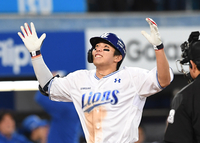 [포토]삼성 김영웅, 동점포에 이어 역전도 3점 홈런으로!