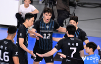 ‘디펜딩 챔피언’의 저력·뒷심…‘삼각 편대 64득점’ 현대캐피탈, KB손해보험 3-2로 제압[현장리뷰]