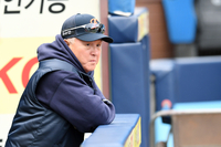 [포토]4차전 앞둔 한화 김경문 감독