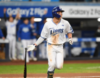 [포토]삼성 김영웅, 또 3점 홈런!