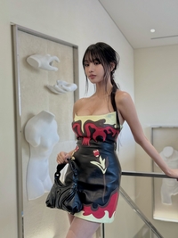 키스오브라이프 나띠, 파격적인 레더 미니 드레스로 시선 올킬!