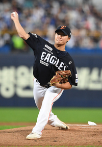 [포토]힘차게 공 뿌리는 한화 선발 정우주