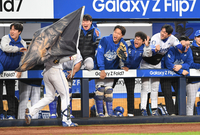 [포토]김영웅의 3점 홈런으로 동점 만든 삼성