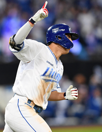 [포토]삼성 김영웅, 동점 홈런 넘어갔다!