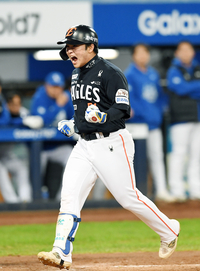 [포토]한화 문현빈, 나홀로 4타점!