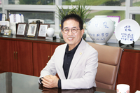 탁월한 소통 역량과 리더십 기반, 지방 행정의 혁신적 변화와 성장 이끌어 주목