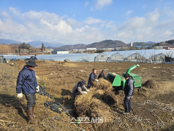진안군,‘찾아가는 파쇄지원’ 접수...영농부산물 처리 문제 해결