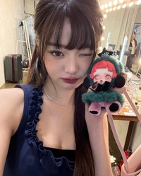 장원영, 인형이 셀카 찍으면 이런 느낌? 비현실적 미모 폭발