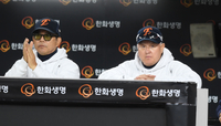 [포토] 김경문 감독 ‘만루위기야’