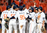 [포토] “LG 나와”...한화, 한국시리즈 진출!