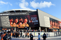 [포토] PO5차전 입장하는 관중들