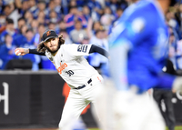 [포토]한화 폰세, 투지의 송구