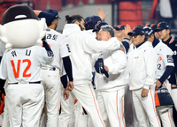 [포토] 폰세 ‘감독님, KS도 저도 믿어요’