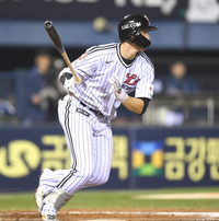 독수리 군단? 어림도 없지! 무적 LG의 화려한 컴백…1회말 2-0 리드 [KS1]