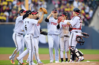 [포토]LG, 1차전 이겼다!