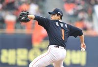 [포토] 문동주 ‘승리를 위하여’