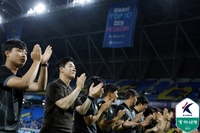 ‘강원 동화→인천 승격 영웅’ 윤정환, 진정한 명장 반열로…韓지도자 최초 J리그+K리그 우승 역사 [인천 K리그2 우승]